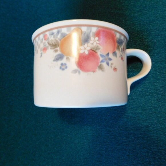 Mikasa Intaglio Trattoria CAC40 (1990) mug near mint condition - Picture 3 of 4